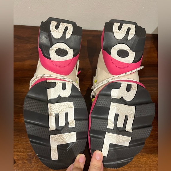 Sorel Beige + Pink Sneakers - Size 9 - Picture 4 of 5